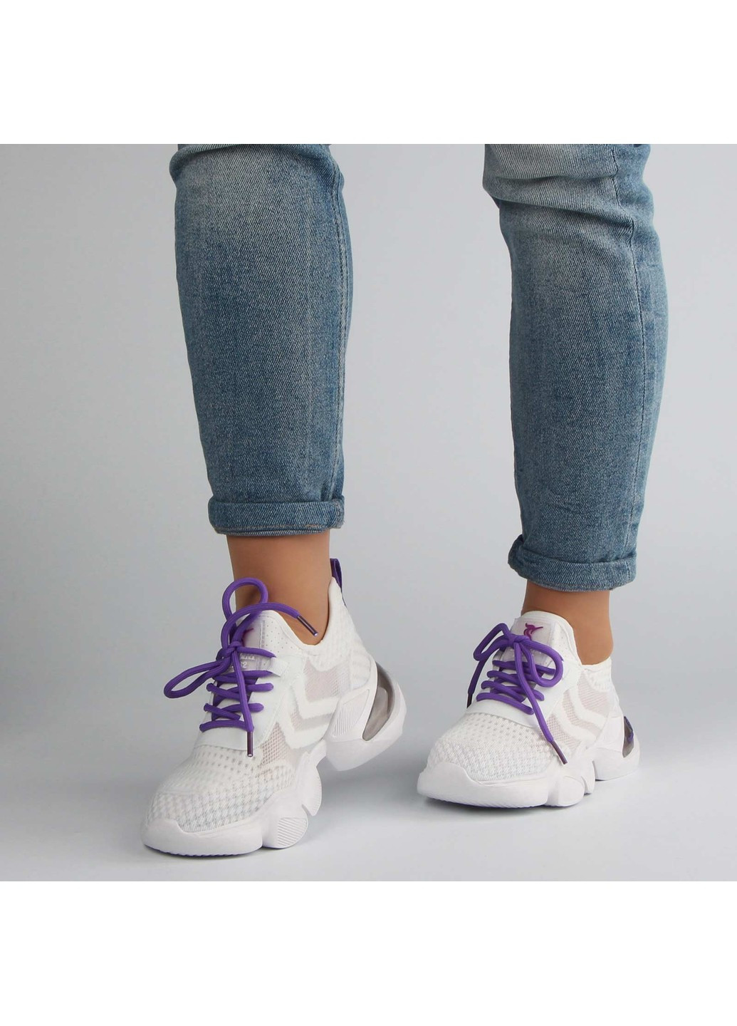 Белые демисезонные женские кроссовки 197293 Buts