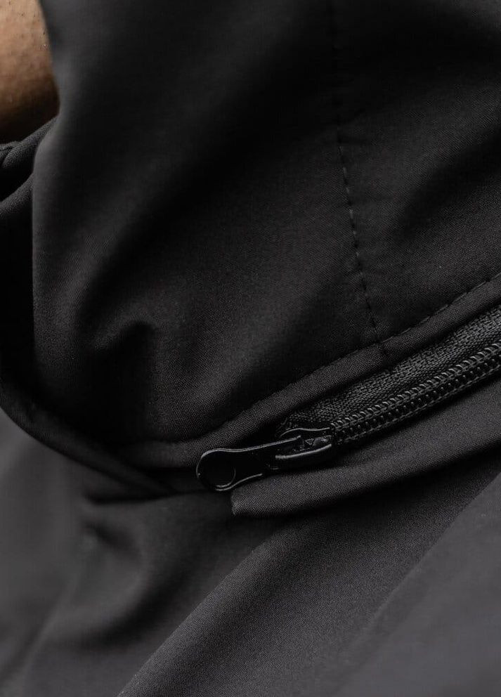 Черная демисезонная теплая повседневная куртка с soft shell Vakko