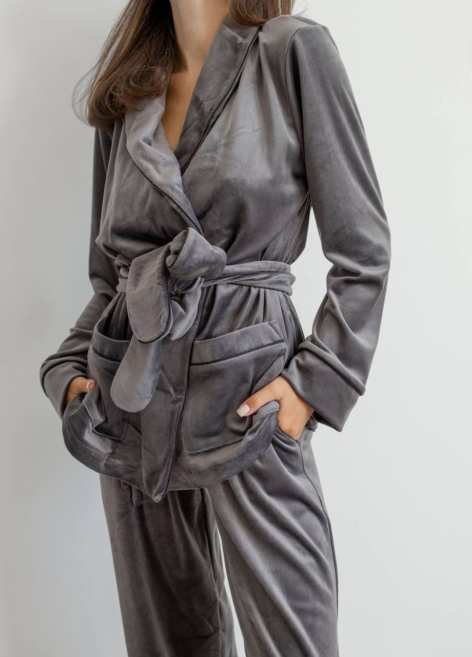 Сіра жіноча піжама велюр eva на запах сірого кольору р.l 442559 New Trend