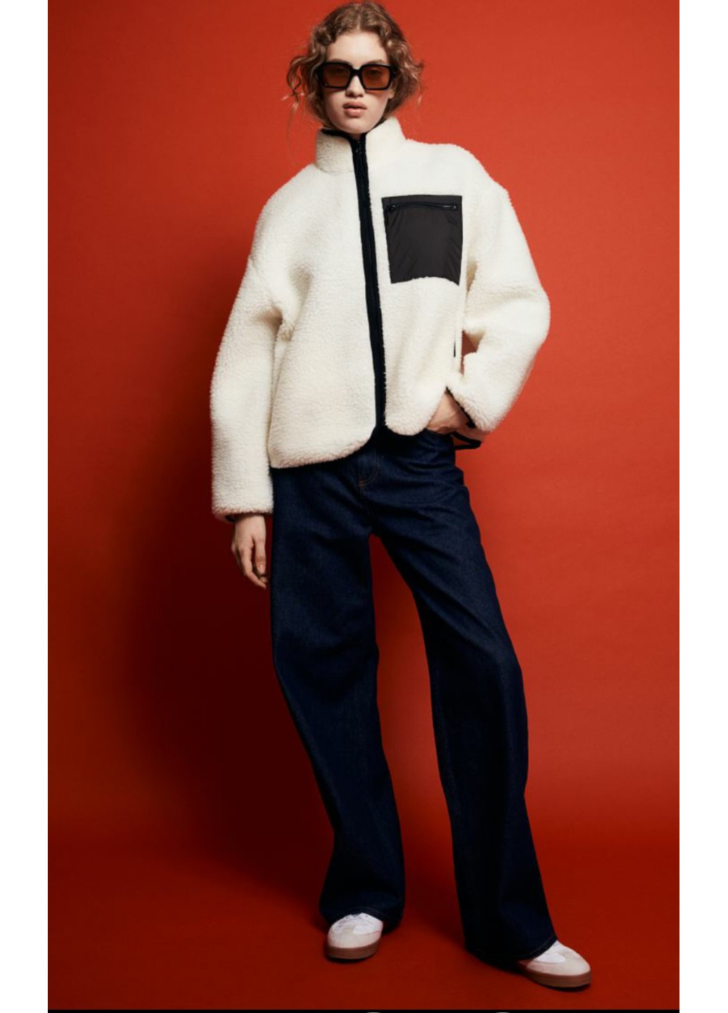 Белая демисезонная женская плюшевая куртка (56417) xs белая H&M