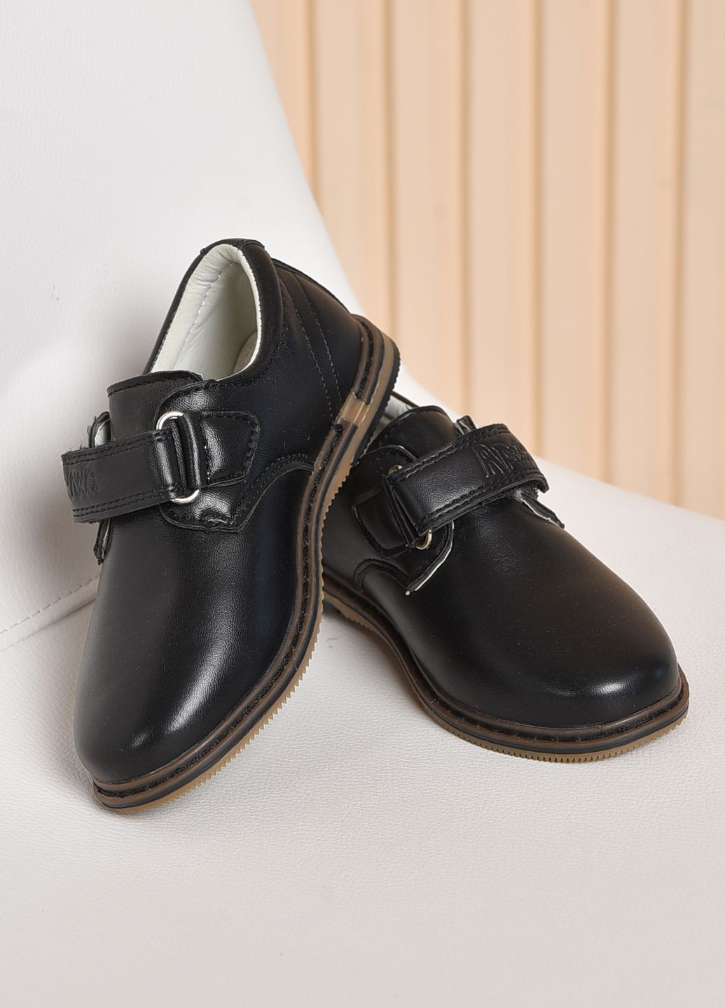 Черные туфли детские для мальчика черного цвета на липучке Let's Shop