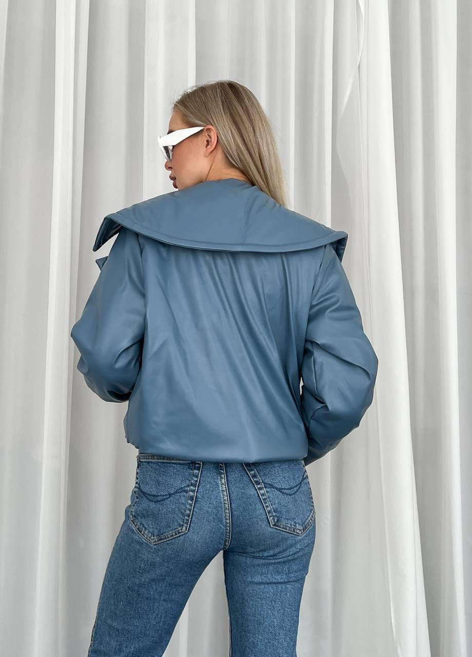 Блакитна жіноча укорочена куртка кольору джинс р.42/44 396828 New Trend