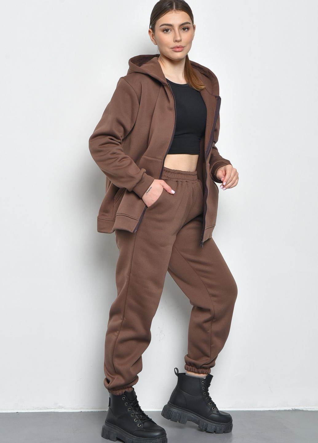Спортивный костюм женский на флисе коричневого цвета Let's Shop (271813353)