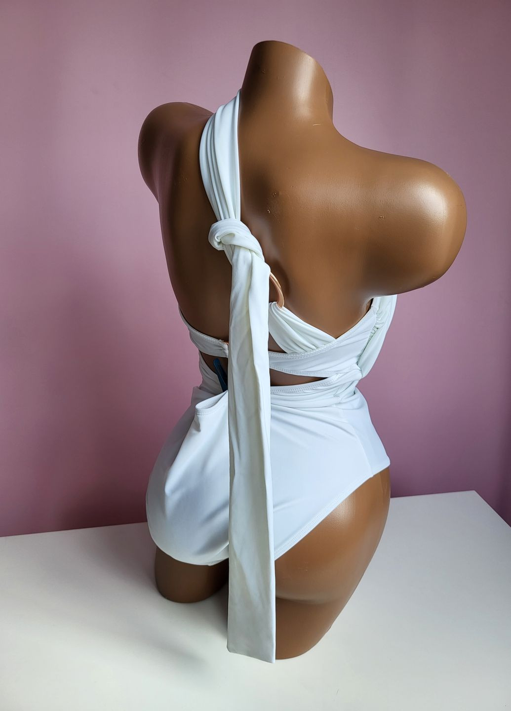 Білий суцільний купальник асиметричний суцільний Asos