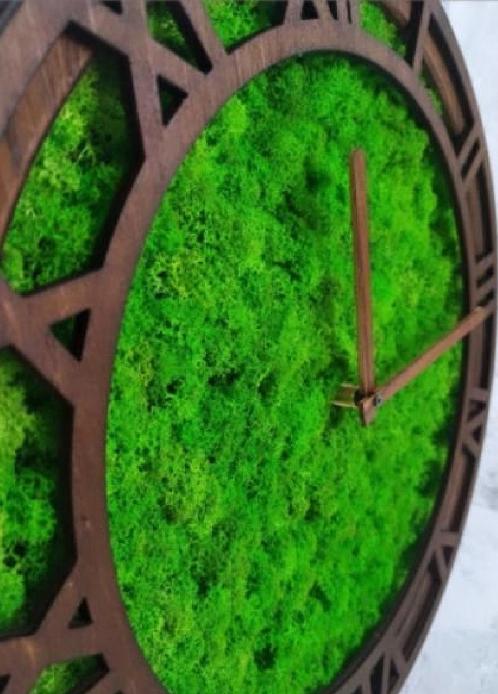 Годинник настінний стильний універсальний круглий зі стабілізованим мохом із дерева 35х35х4 см (475786-Prob) Коричневий Unbranded (271518142)