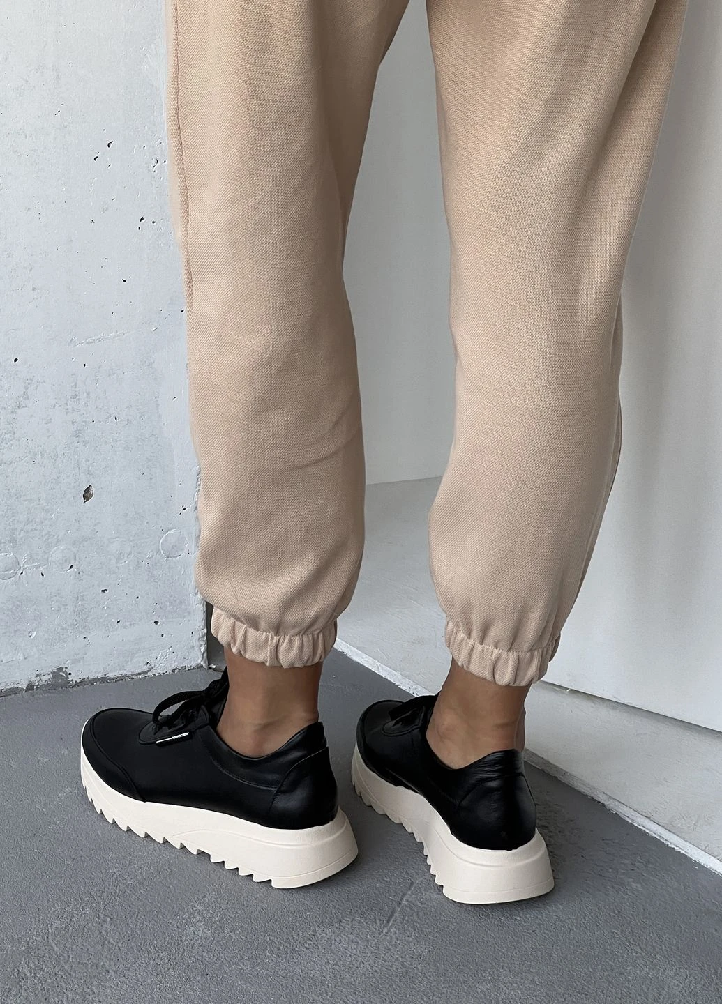 Мягкие, комфортные кроссовки из натуральной кожи InFashion Кросівки чёрные демисезоны (277926668)