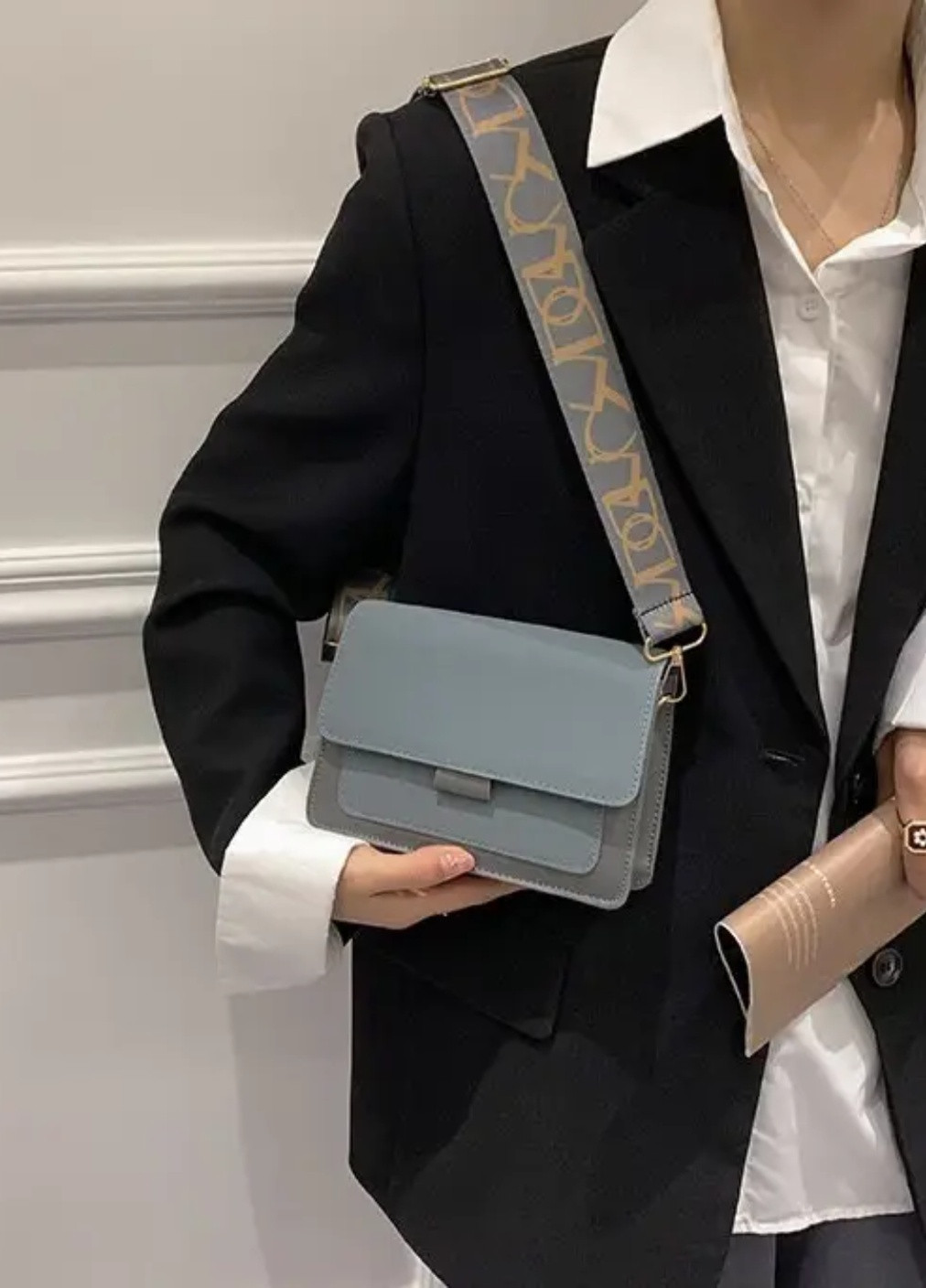 Женская классическая сумочка через плечо кросс-боди на ремешке бархатная велюровая замшевая голубая No Brand (257007430)
