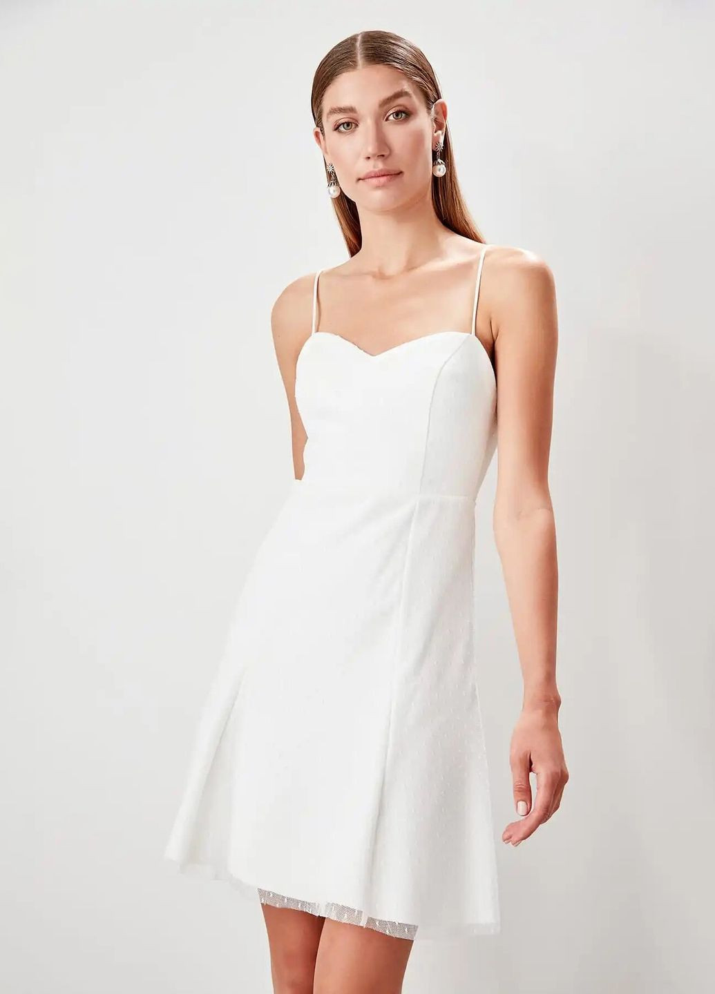 Белое платье Trendyol