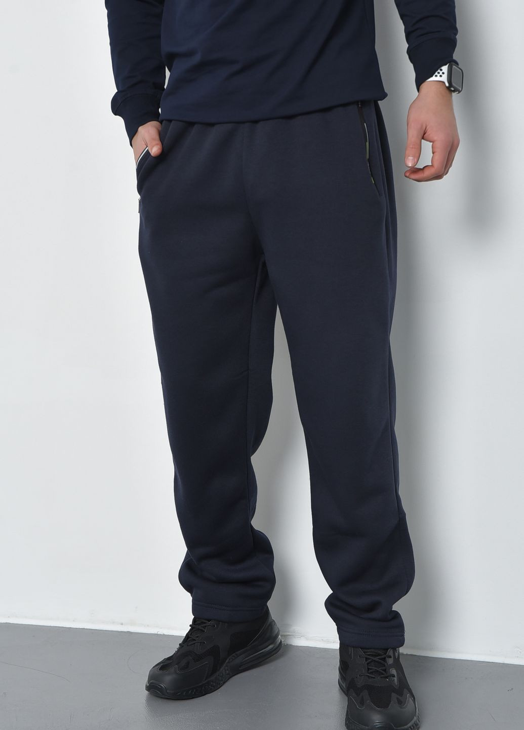 Спортивні штани чоловічі на флісі темно-синього кольору Let's Shop (269387536)