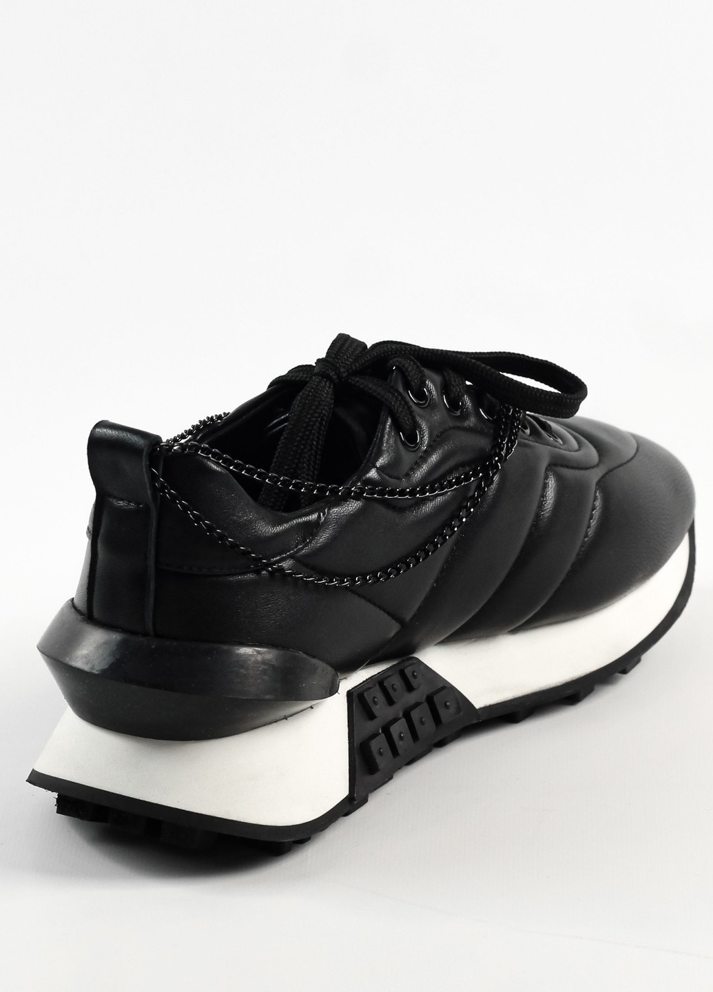 Черные всесезонные кроссовки женские с цепью черные Tucino