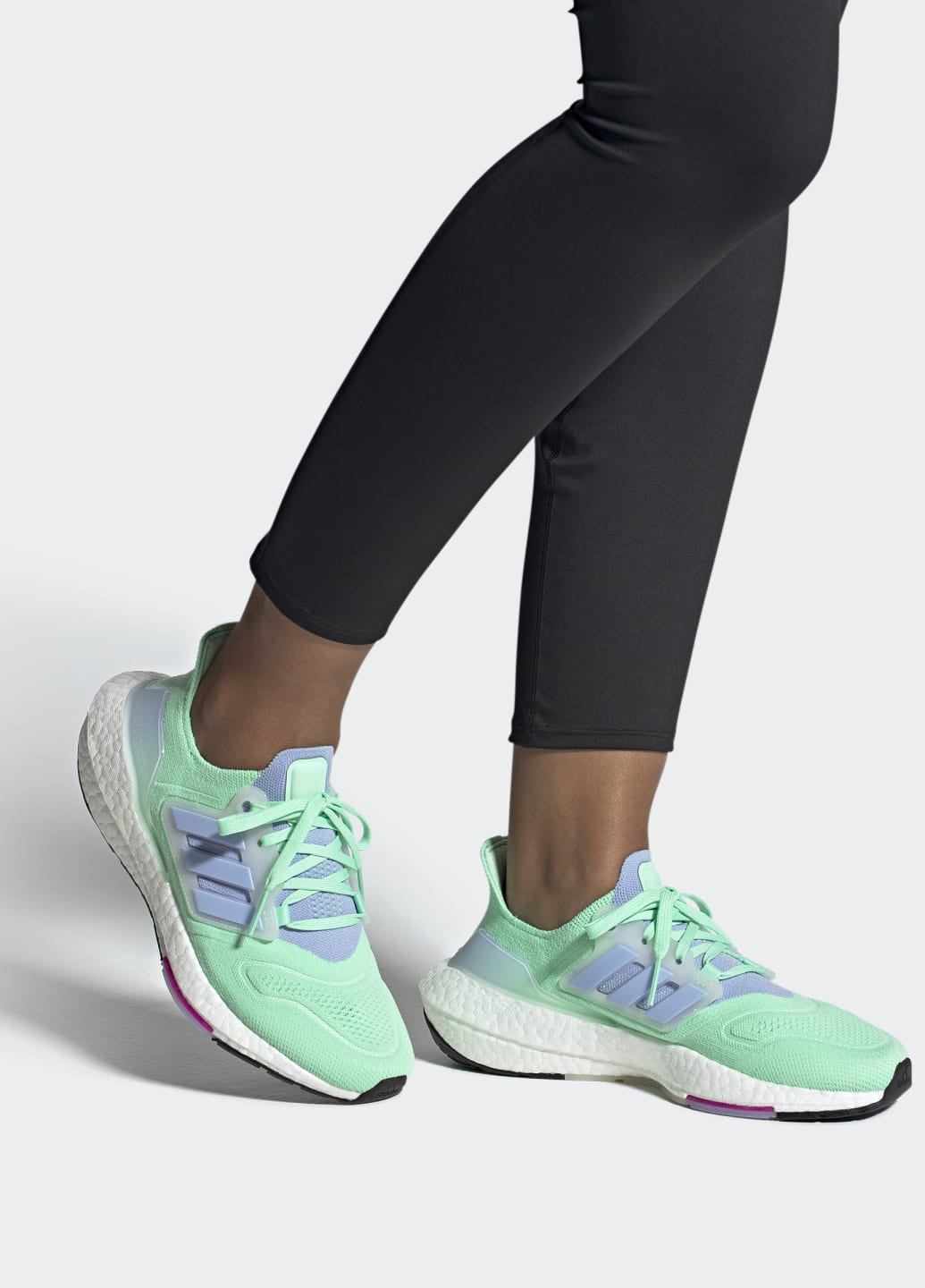 Бірюзові всесезонні бігові кросівки ultraboost 22 adidas