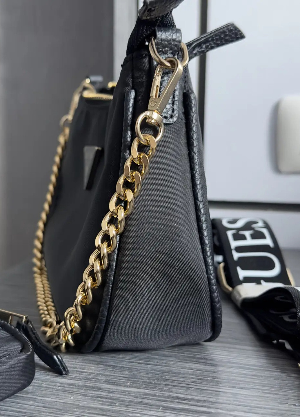 Женская сумка хоббо багет кросс-боди с кошельком черная Guess (257876189)
