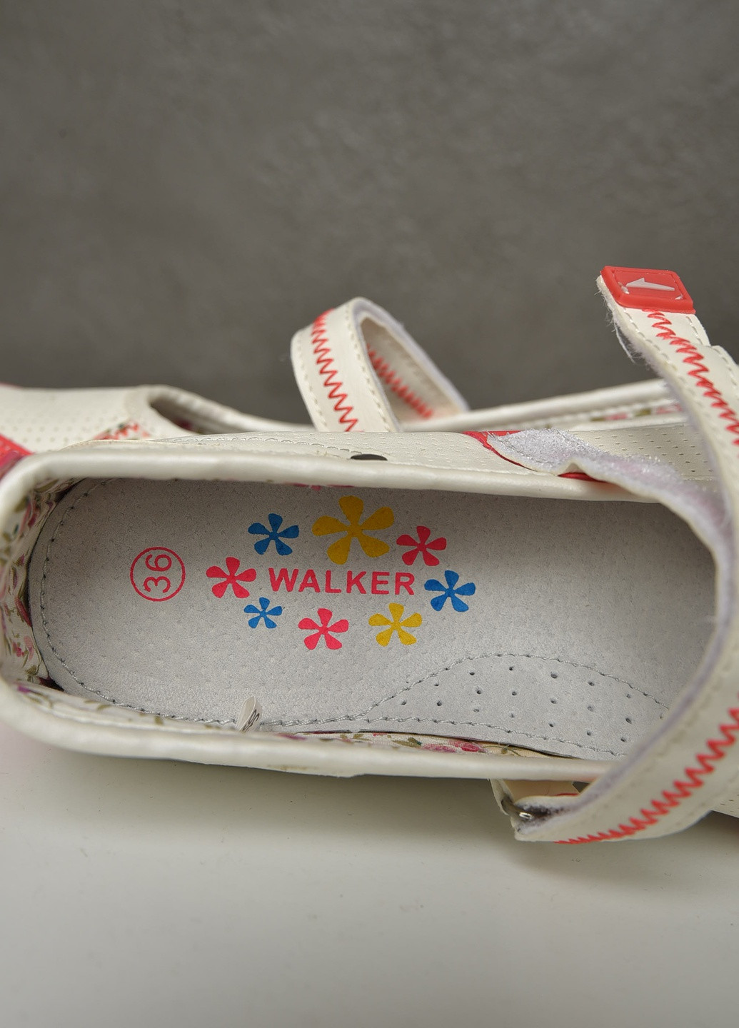 Туфлі дитячі дівчинка білого кольору з рожевою вставкою Let's Shop (258319350)