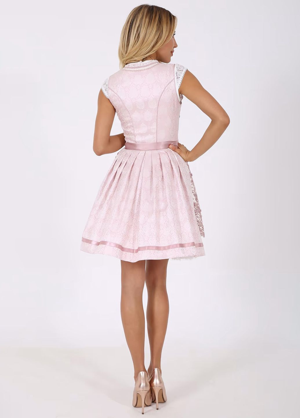 Розовое платье Kruger