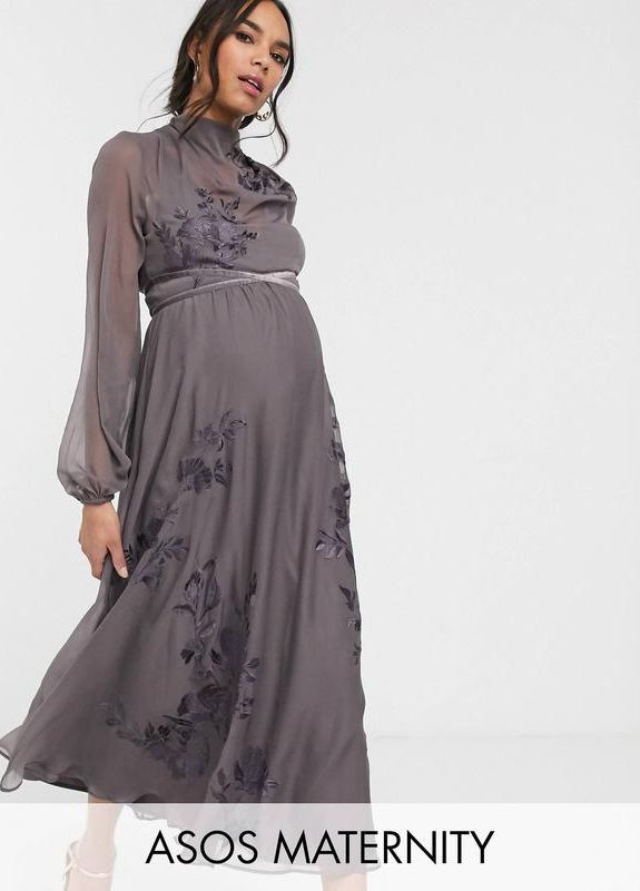 Темно-серое платье миди с высоким вырезом и вышивкой design maternity Asos