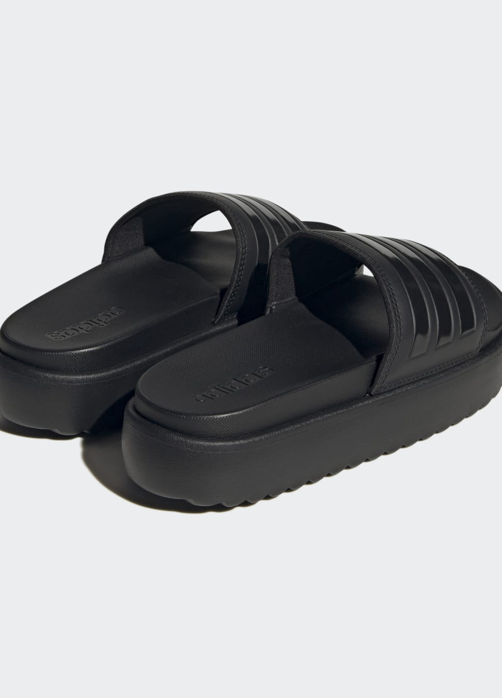 Черные шлепанцы adilette platform adidas
