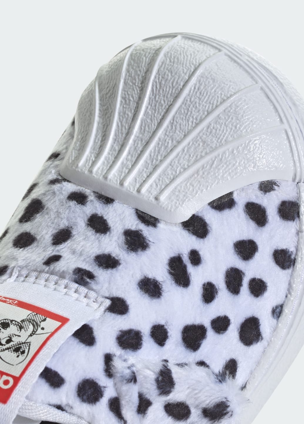 Білі всесезонні кросівки originals x disney 101 dalmatians superstar 360 adidas