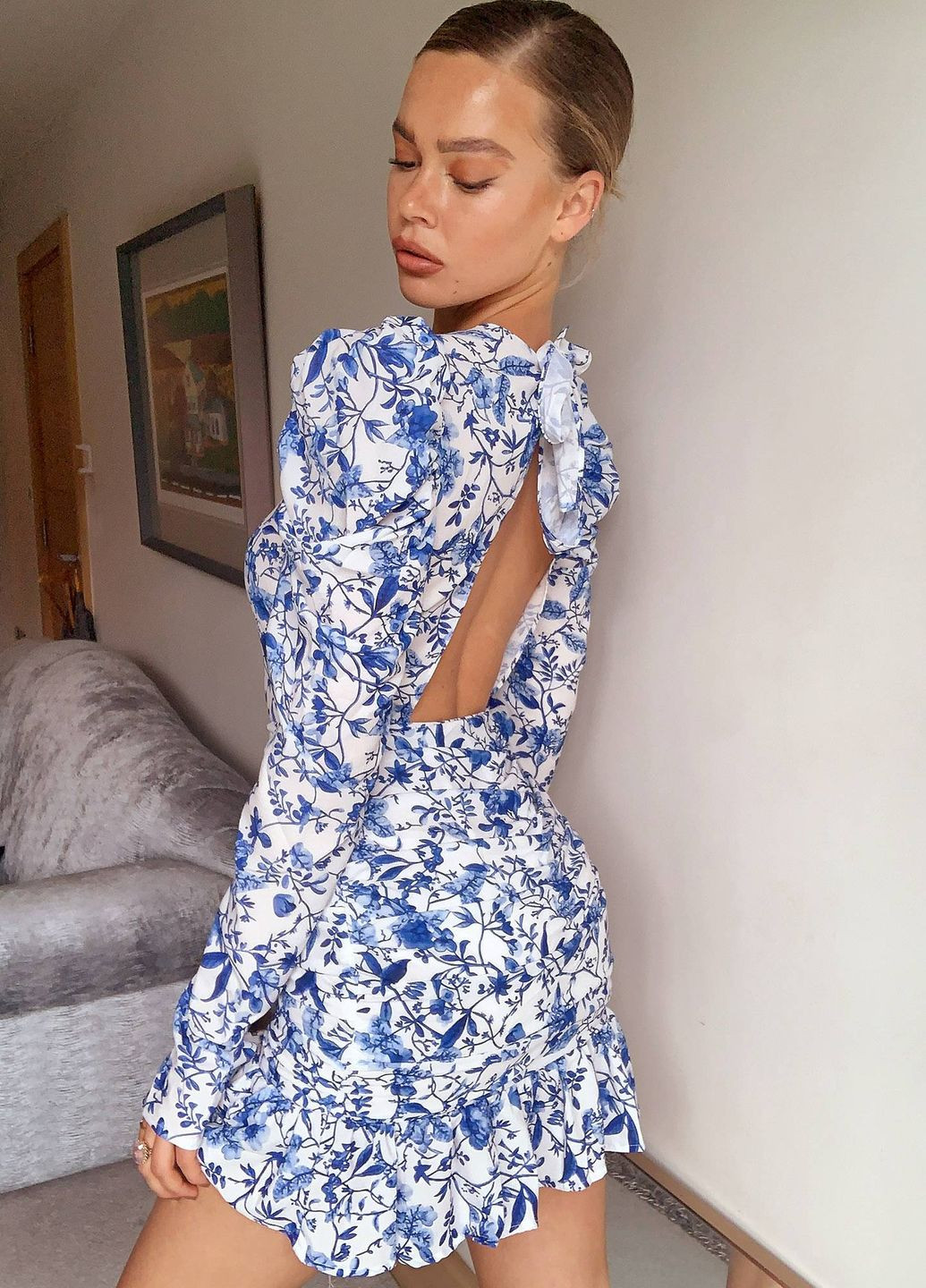 Белое платье в цветы IN THE STYLE