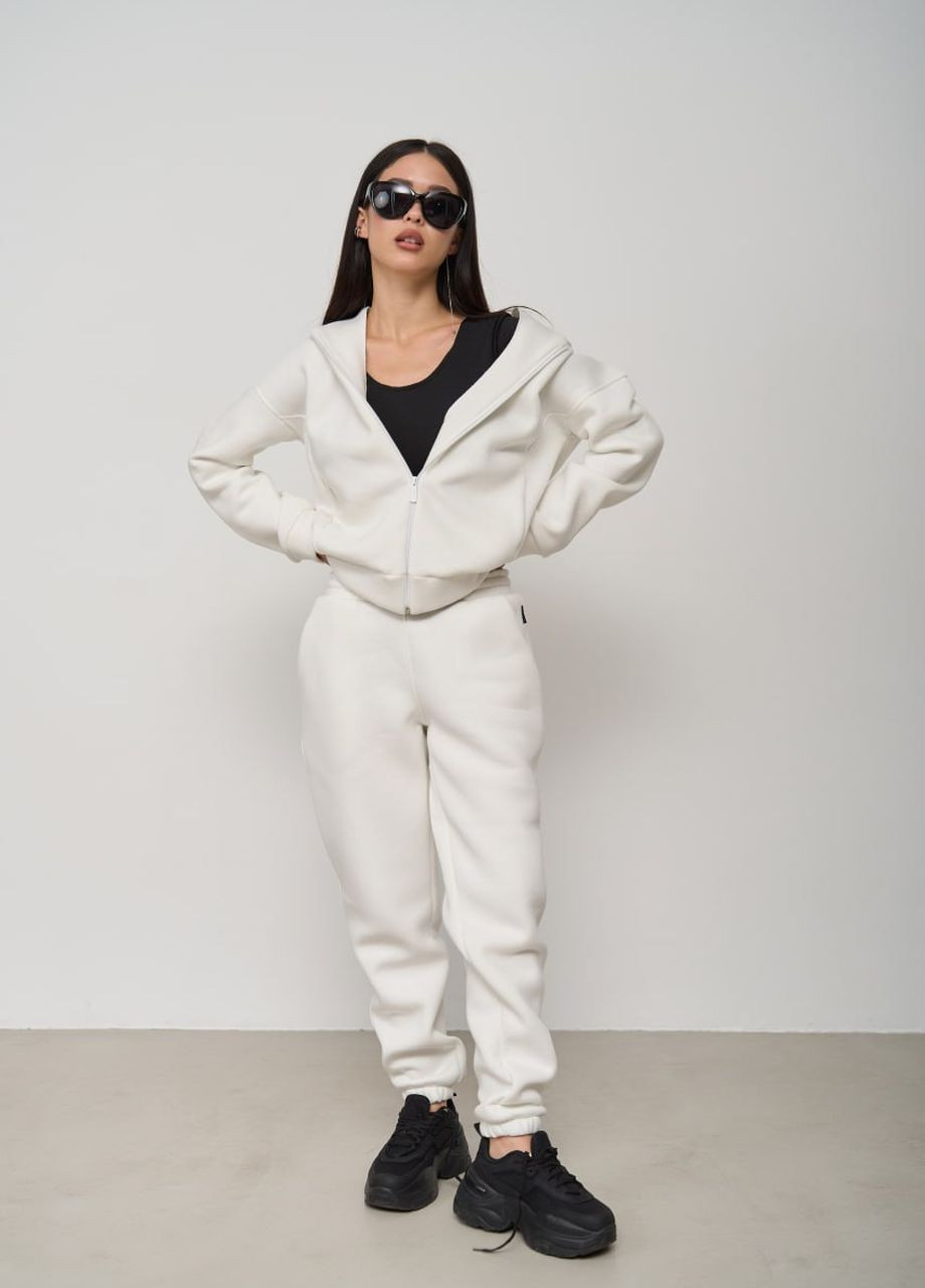 Женский спортивный костюм на флисе цвет белый р.2XL 442415 New Trend (265014155)