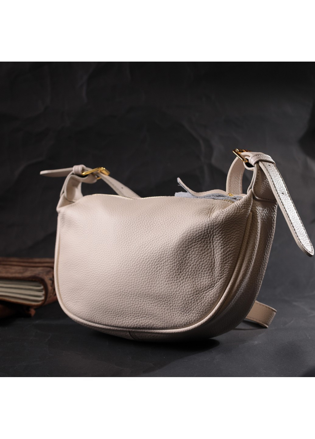 Женская полукруглая сумка с одной плечевой лямкой из натуральной кожи 22371 Белая Vintage (276457642)