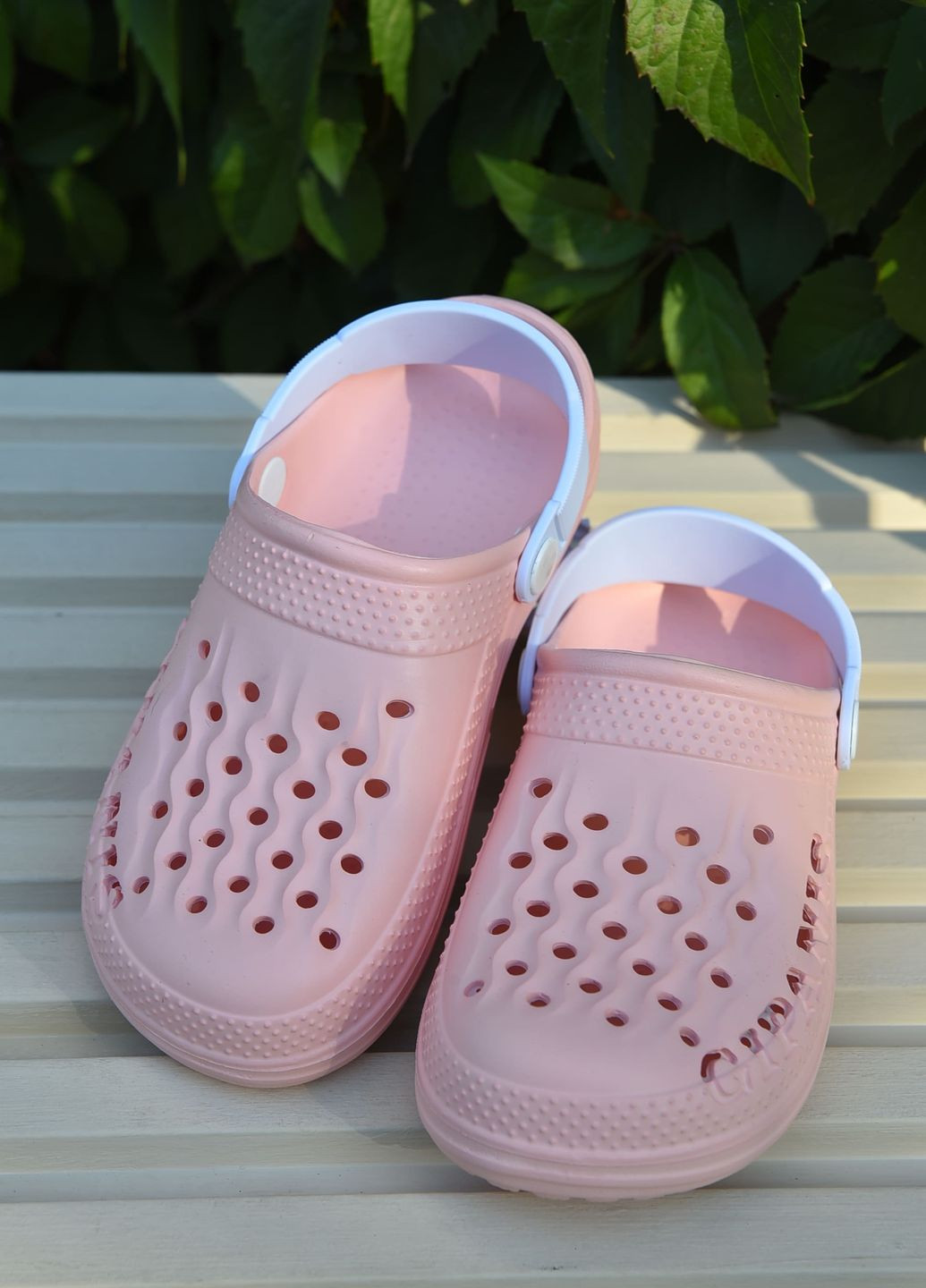 Крокси дитячі для дівчинки рожевого кольору Let's Shop (263591208)