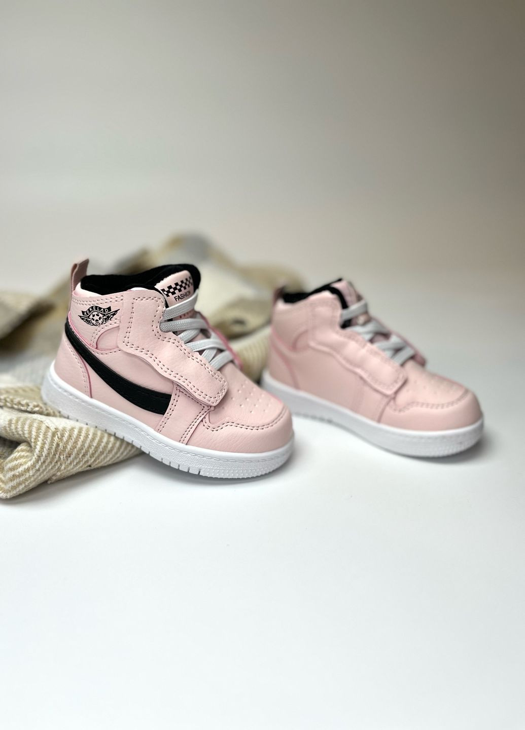Розовые спортивные, повседневные осенние хайтопы - демисезонные ботинки Jong Golf