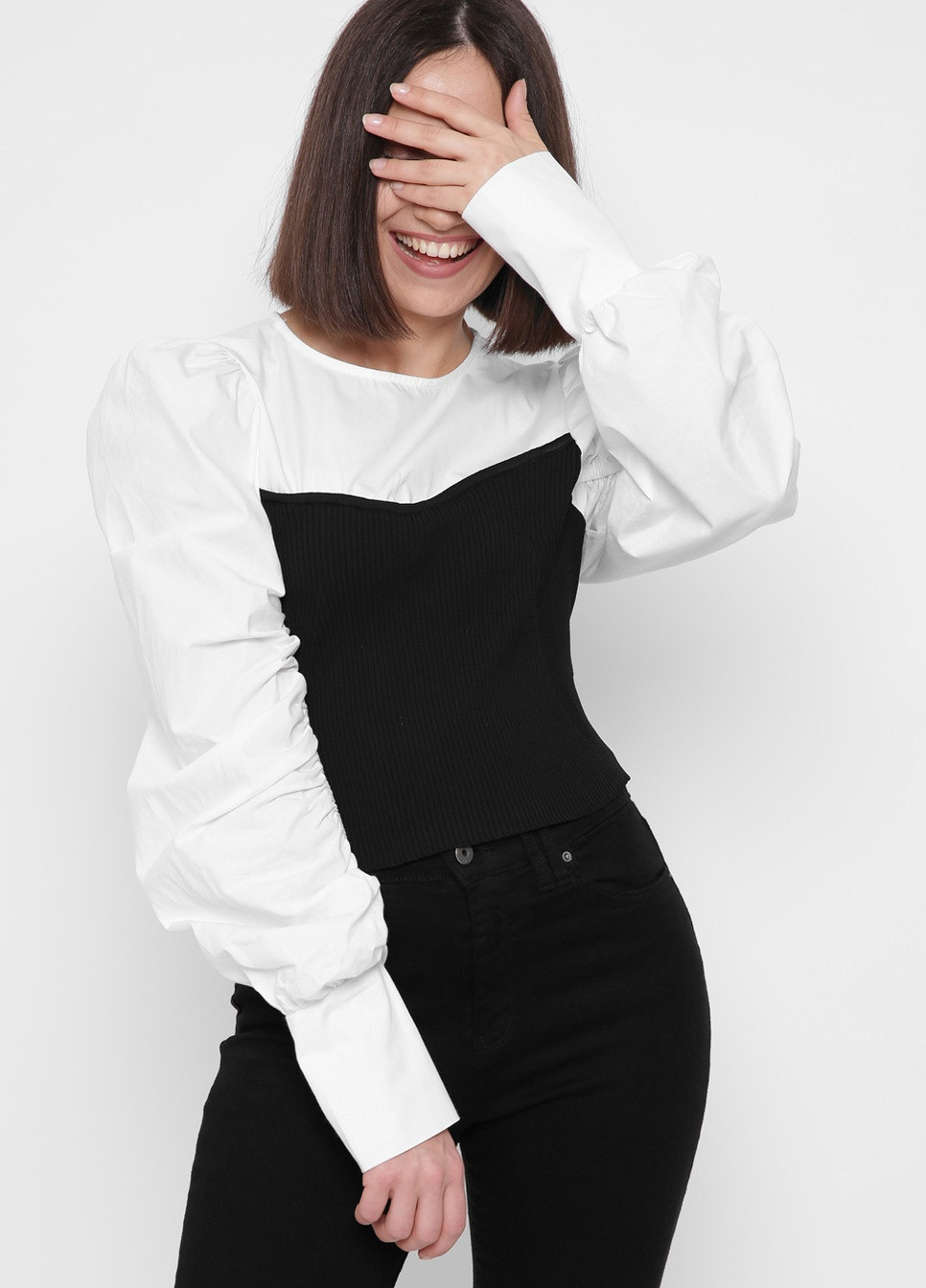 Чорно-біла блуза Carica