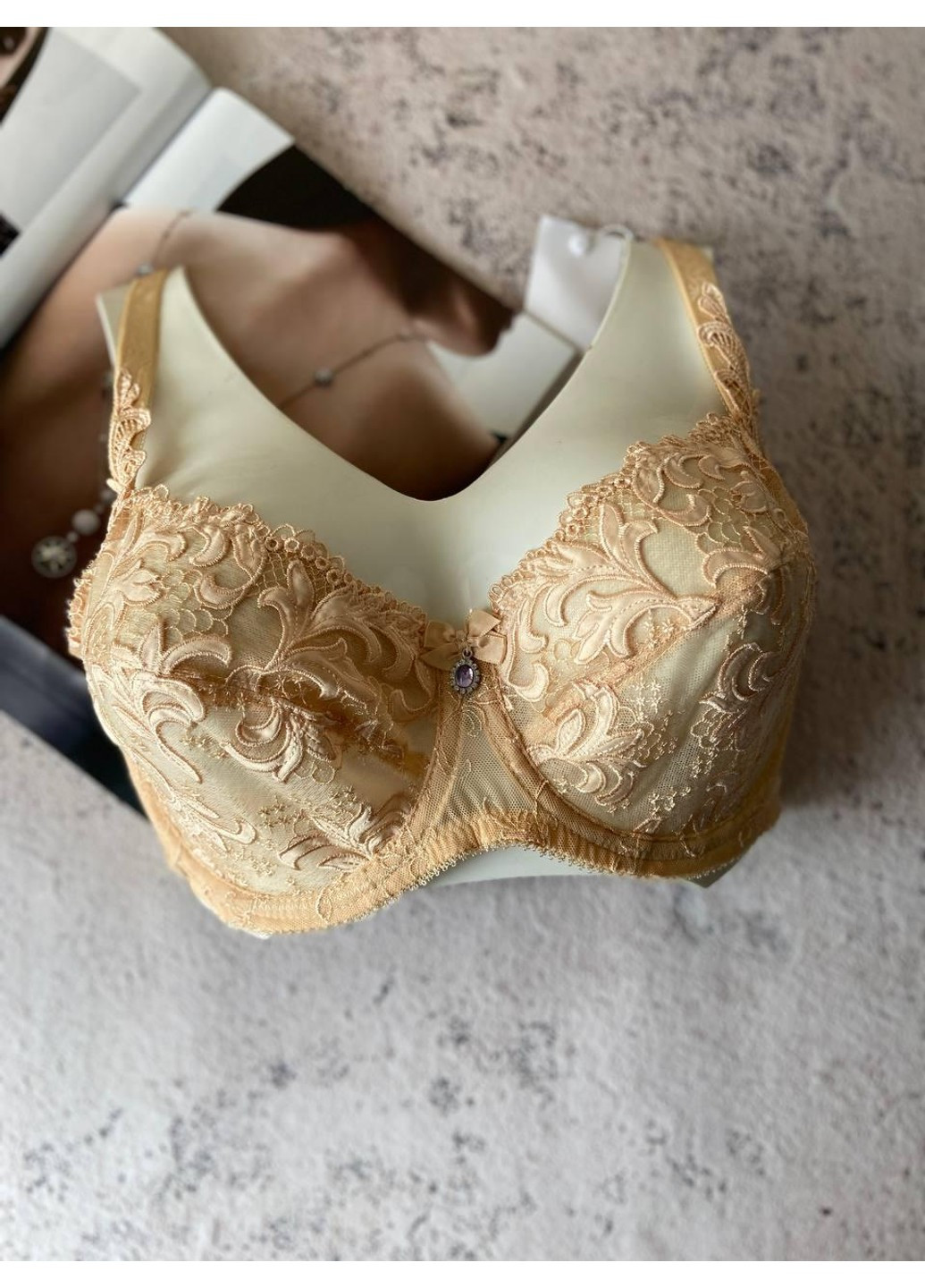 Бежевий бюстгальтер тонкий без поролону бежевий Lanny Mode