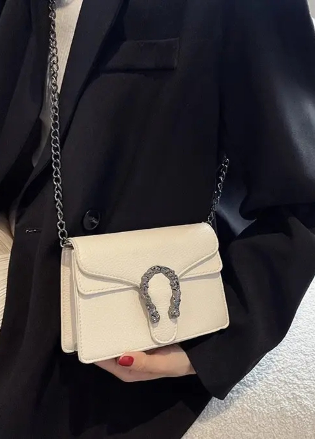 Жіноча маленька сумочка клатч на ланцюжку крос-боді з підковою через плече біла No Brand крос-боди (257865960)