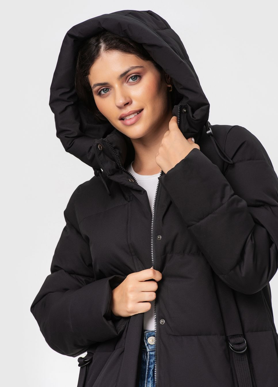 Черная зимняя базова куртка-пальто з капюшоном модель Icebear 3953