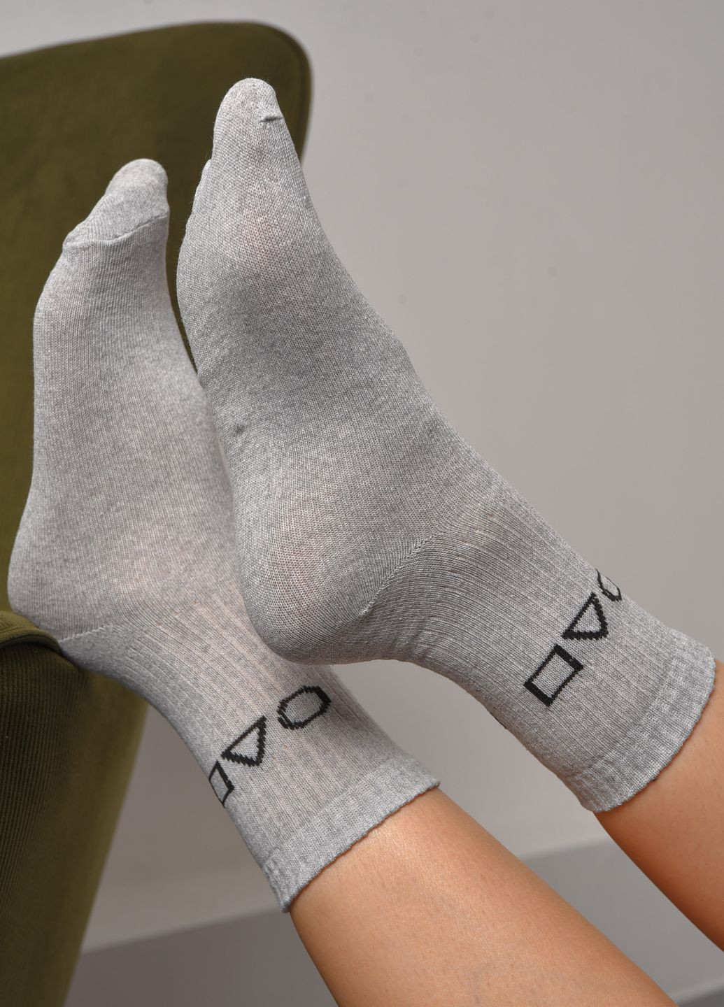 Шкарпетки жіночі демісезонні сірого кольору розмір 36-40 Let's Shop (277983326)