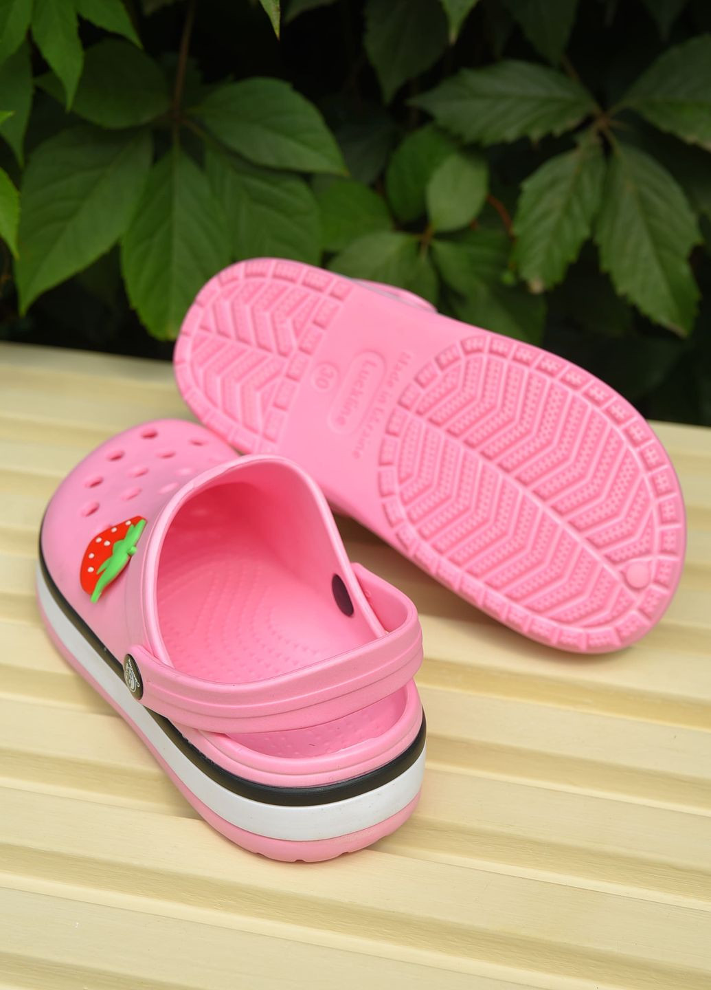 Кроксы детские для девочки розового цвета Let's Shop (260660257)