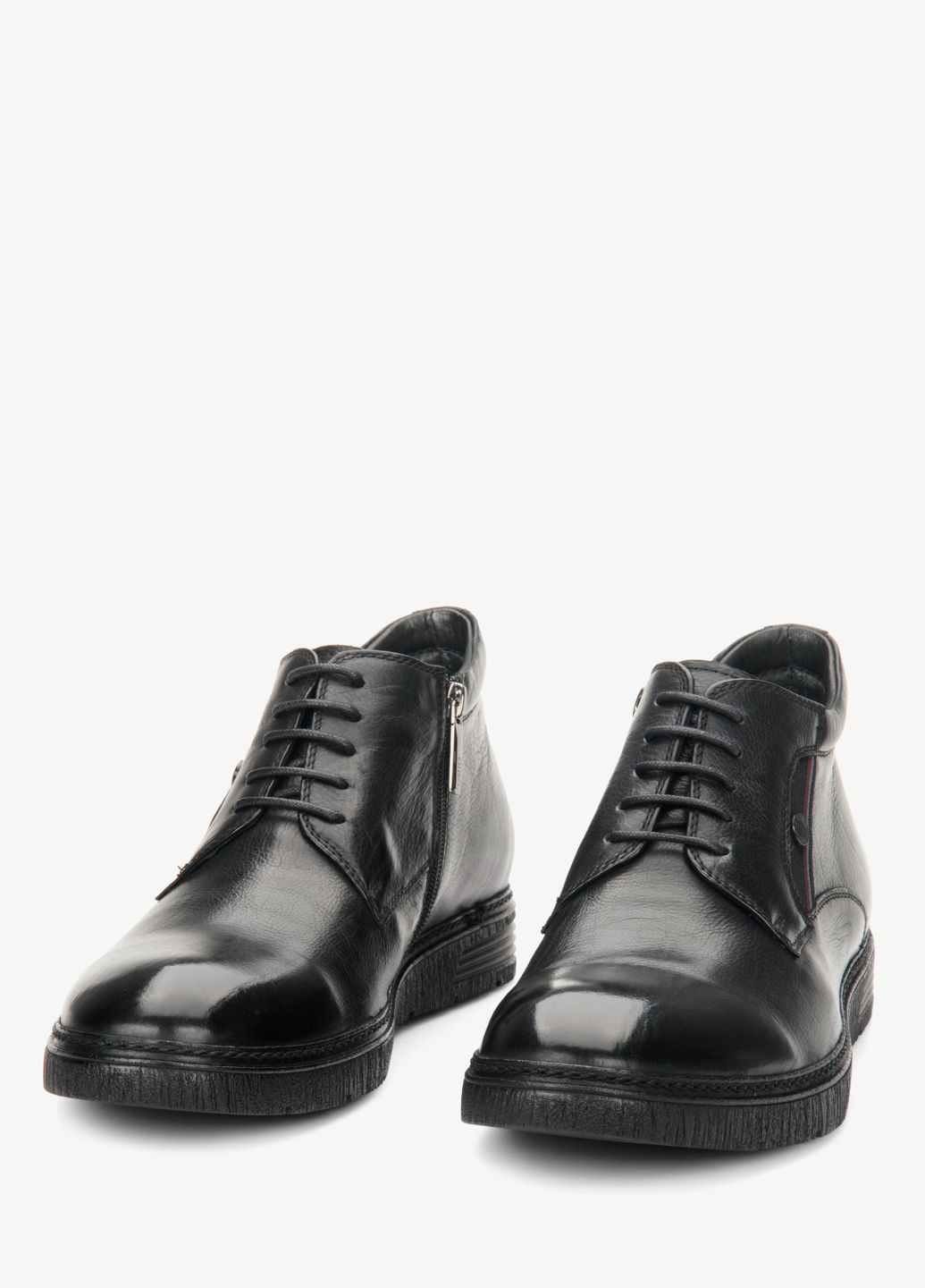 Черные ботинки Estro
