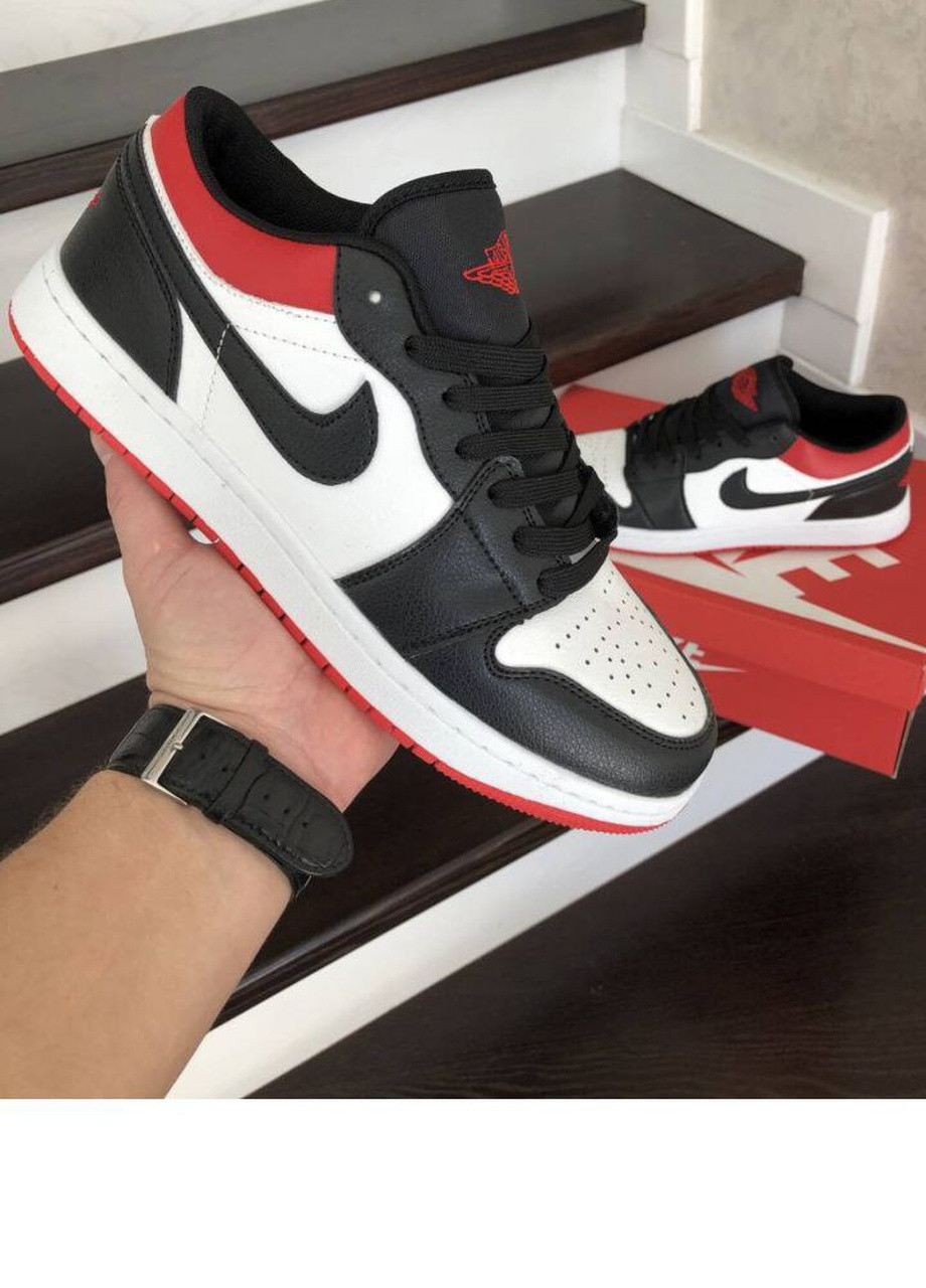 Білі Осінні чоловічі кросівки білі з чорним\червоні репліка 1в1 «no name» (11093) Nike Air Jordan 1 Low