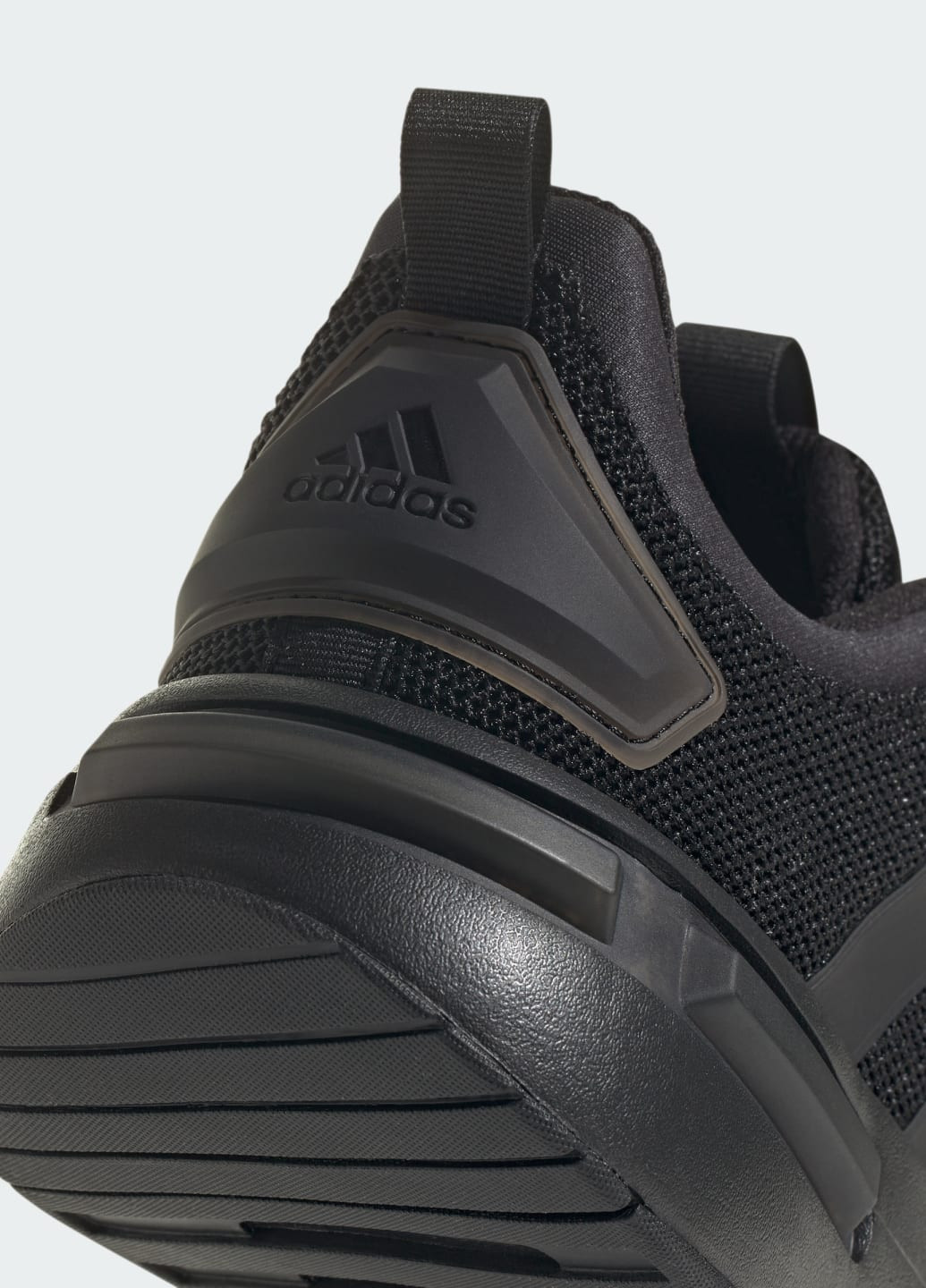 Черные всесезонные кроссовки racer tr23 adidas