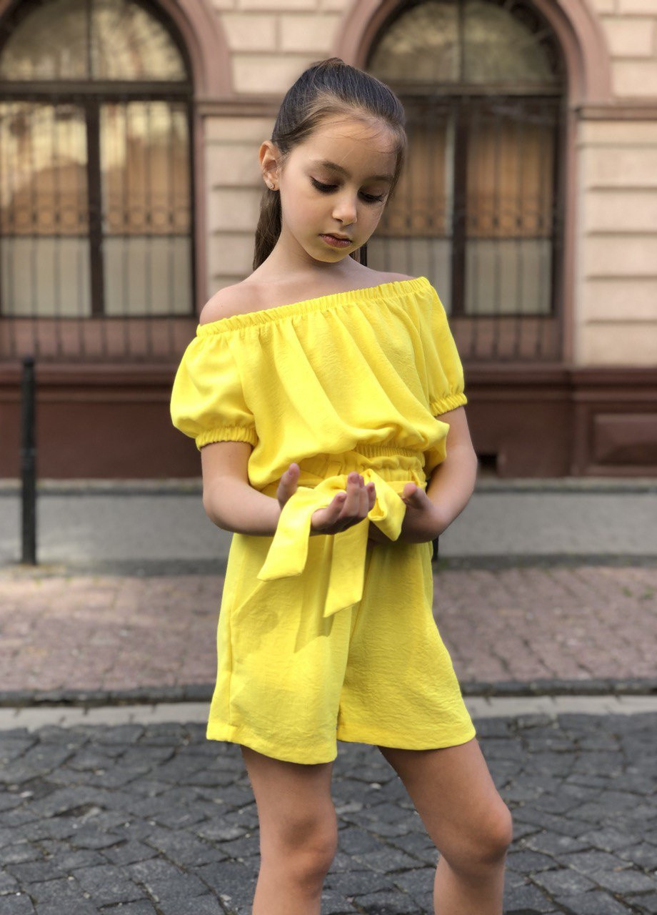 Жовтий літній літній костюм топ з шортами для дівчинки жовтий 126858 No Brand
