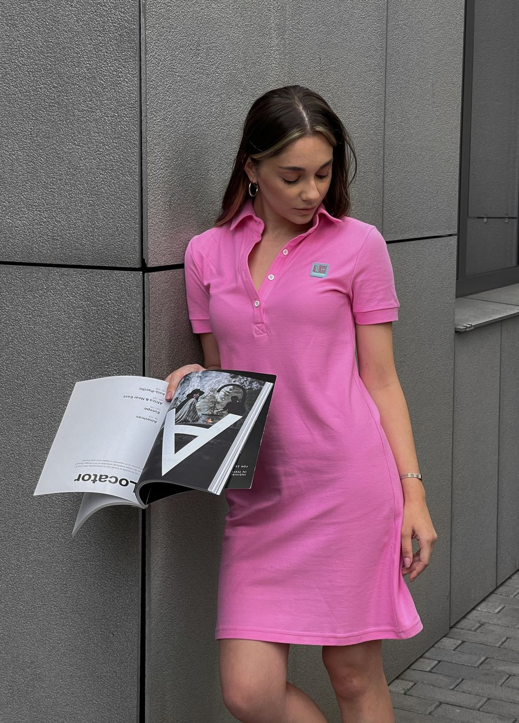 Розовое кэжуал платье поло размер m цвет розовый поло Allocco однотонное