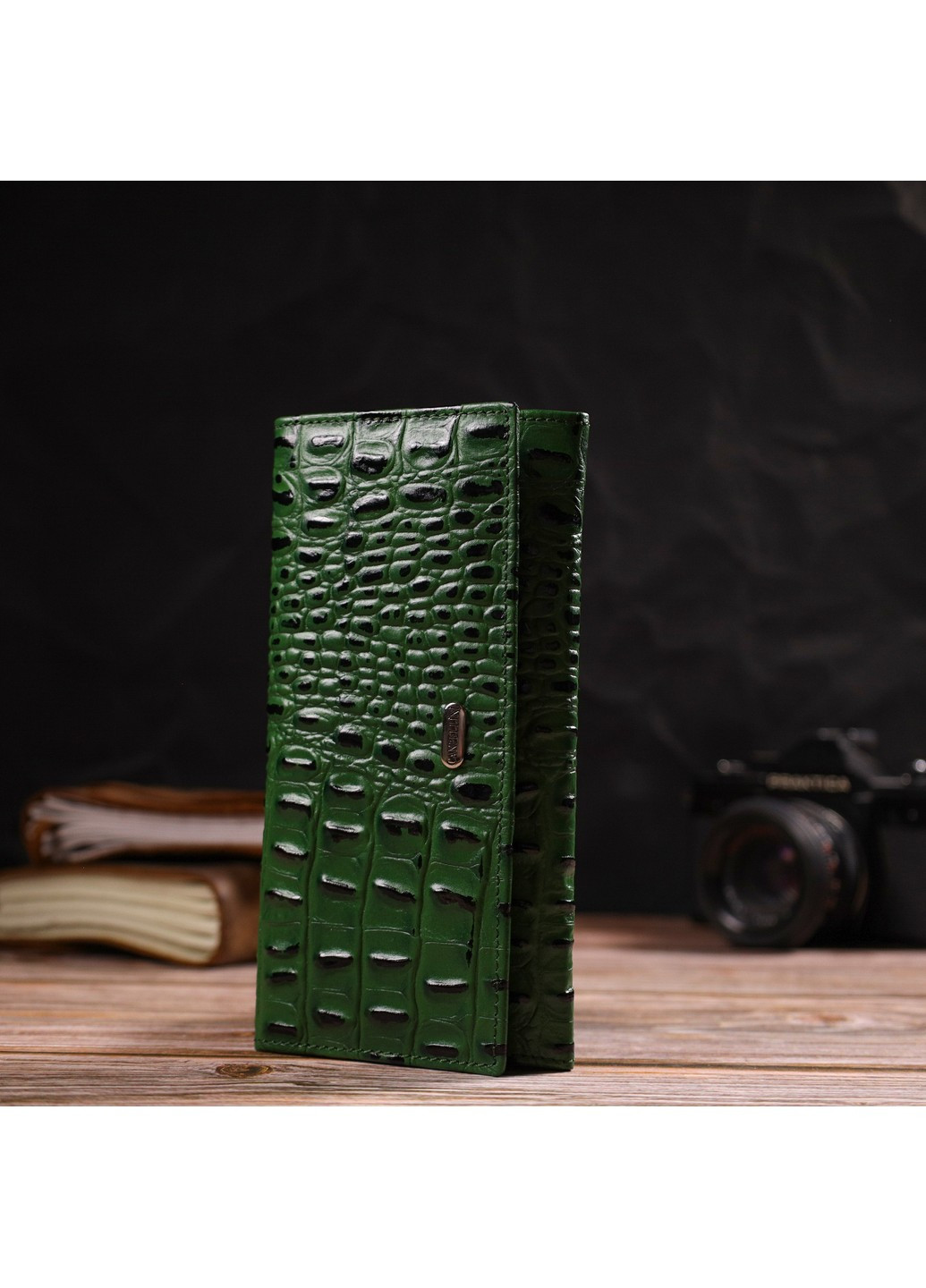 Оригінальний гаманець для жінок з натуральної фактурної шкіри з тисненням під крокодила 21825 Зелений Canpellini (259815774)