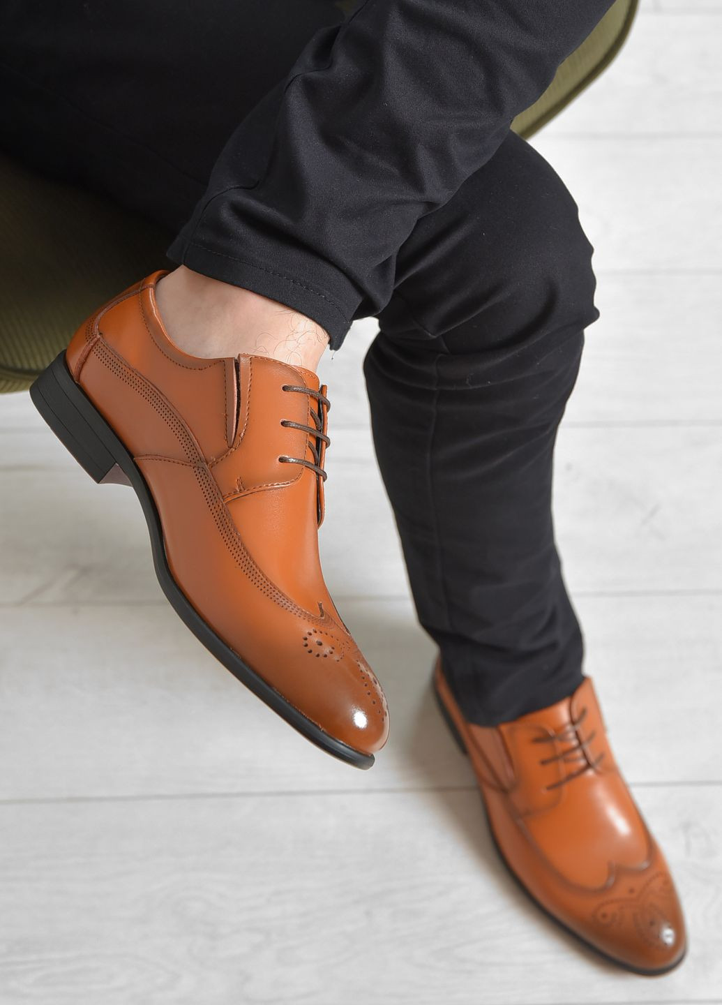 Туфлі чоловічі коричневого кольору Let's Shop (265911051)