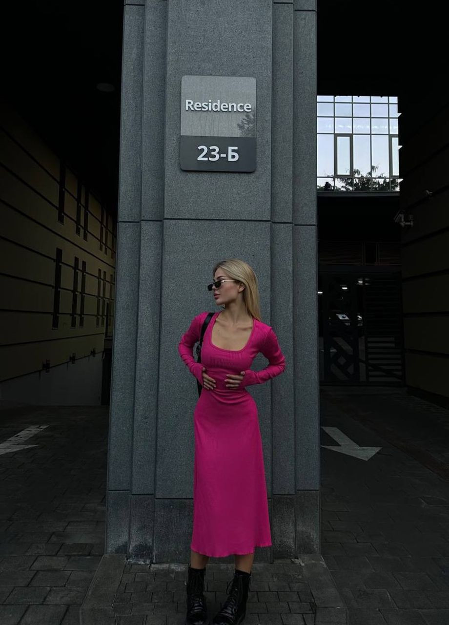Рожева женское базовое трикотажное платье цвет малина р.42/46 446399 New Trend