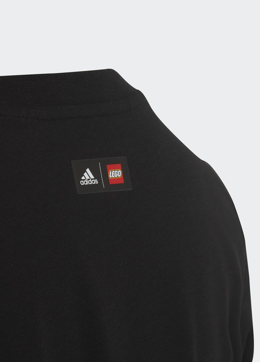 Черная демисезонная футболка x lego® graphic adidas