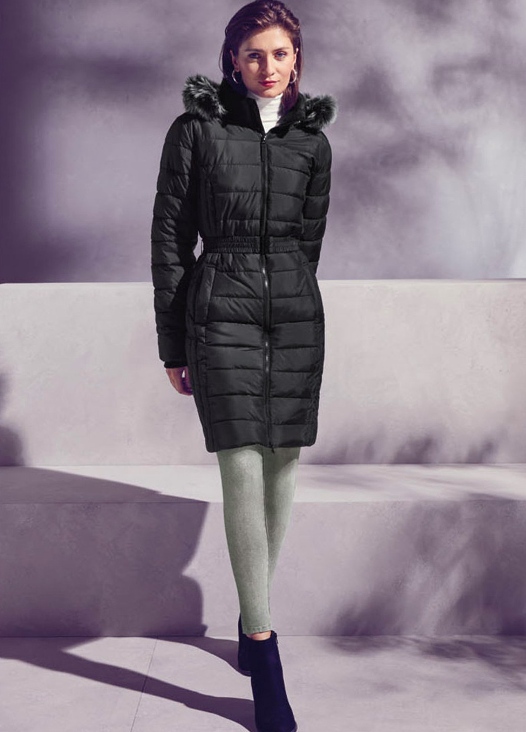 Чорна куртка жіноча Esmara