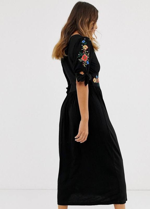 Чорна сукня з вишивкою на гудзиках design Asos