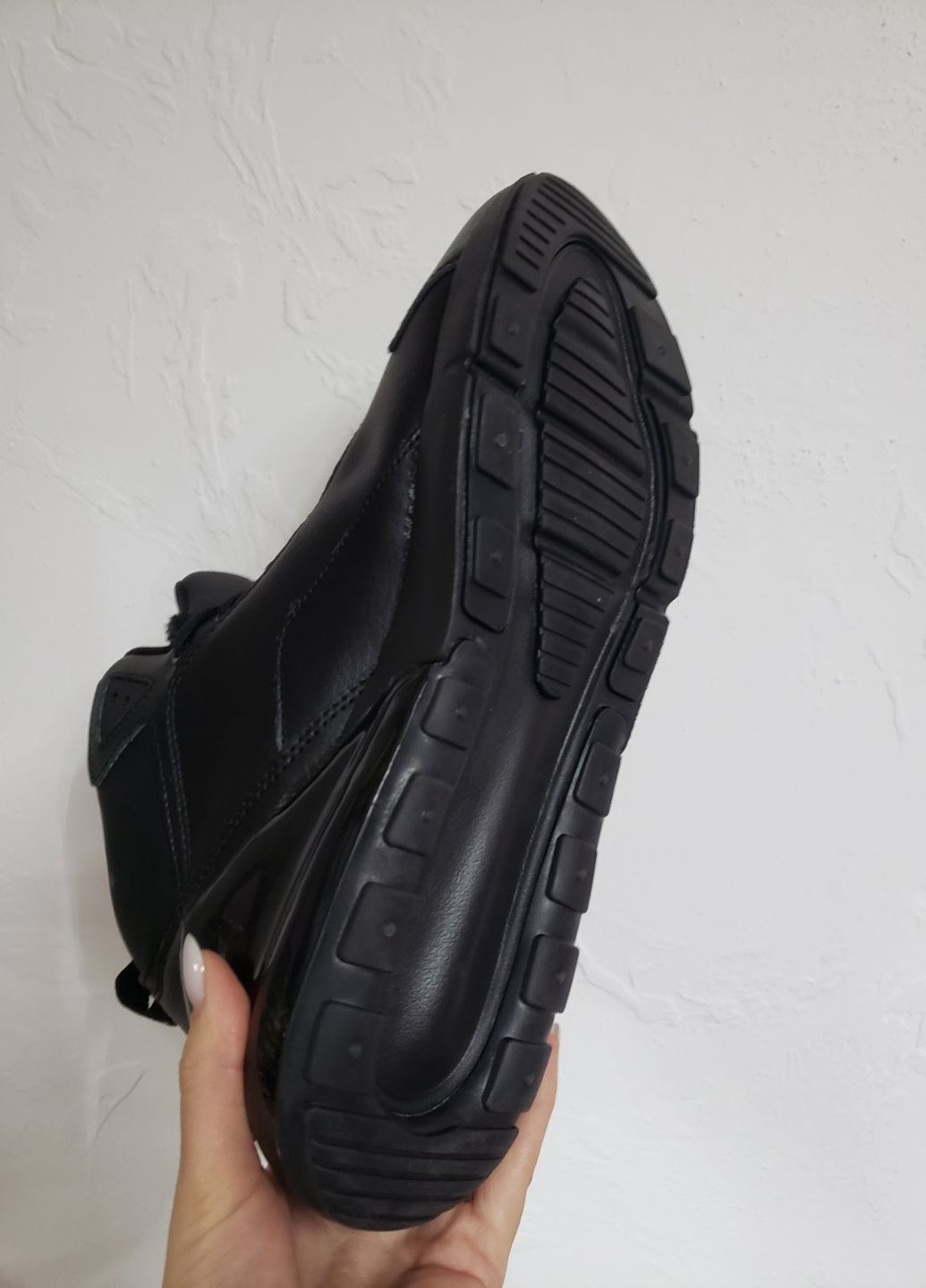 Черные ботинки зимние мужские Demax