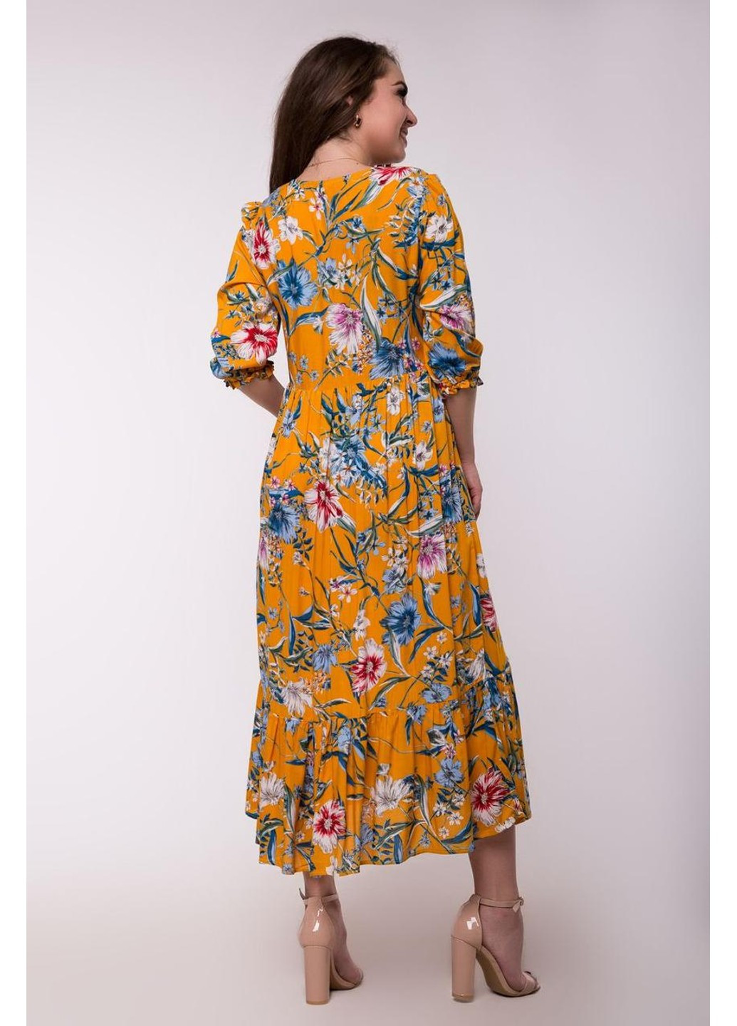 Желтое повседневный платье d65s-17 клеш Bon Voyage с цветочным принтом