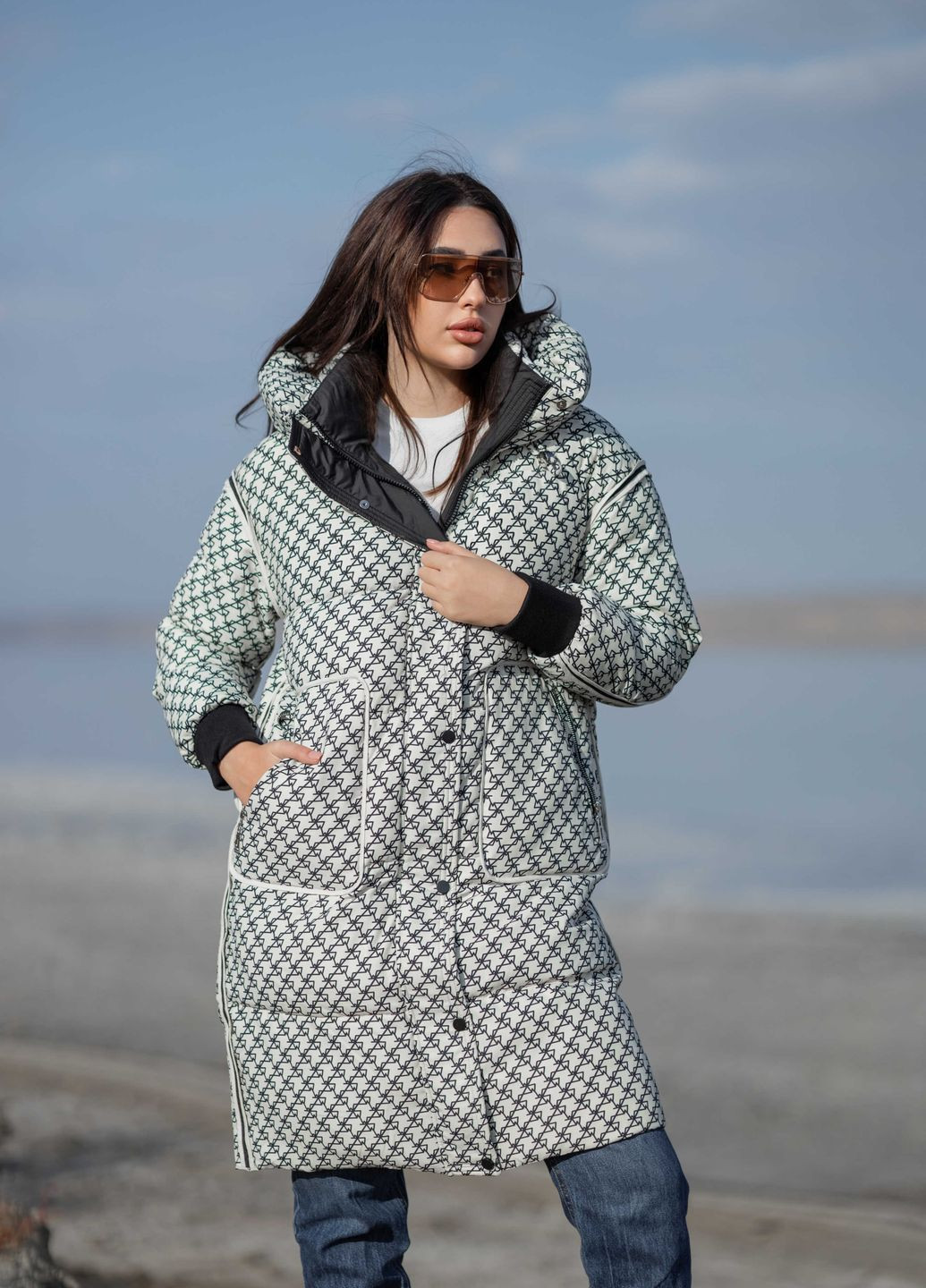 Молочне зимнє Жіноче зимове пальто 093282 оверсайз Svidni