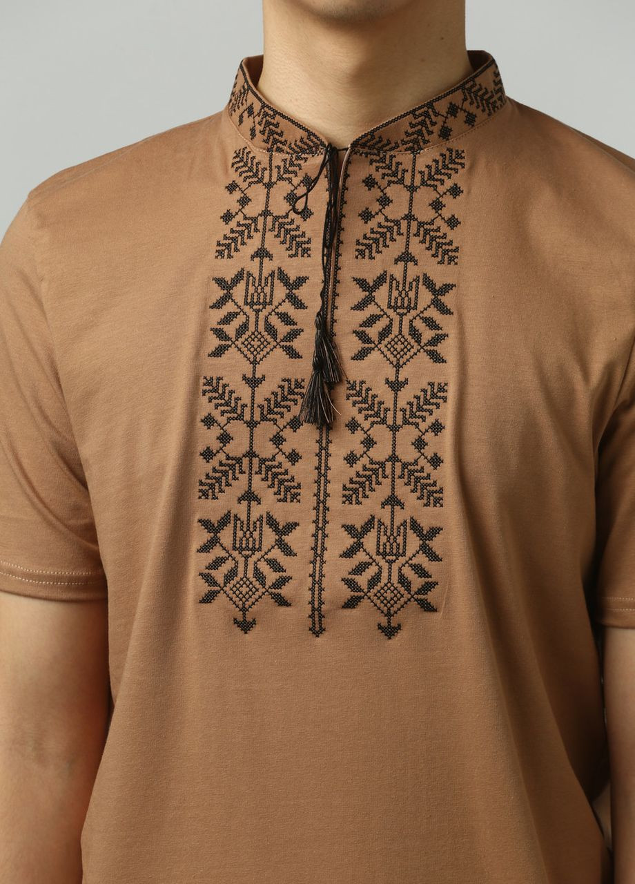 Традиционная мужская вышитая футболка в бежевом цвете "Тризуб" Melanika (277162702)