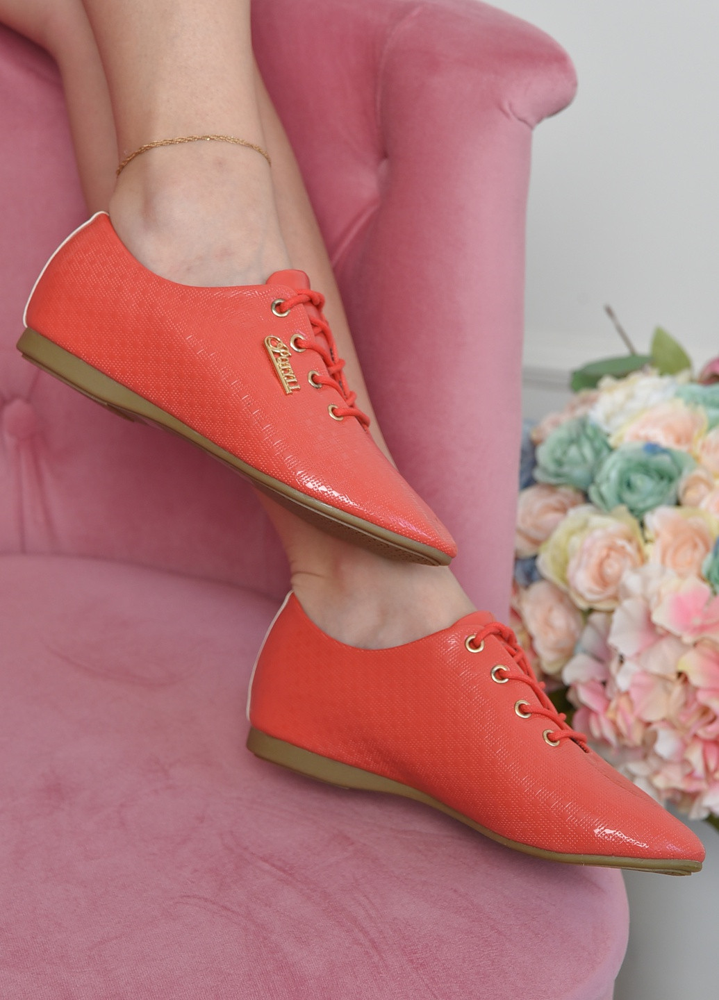 Туфли женские кораллового цвета на шнуровке Let's Shop