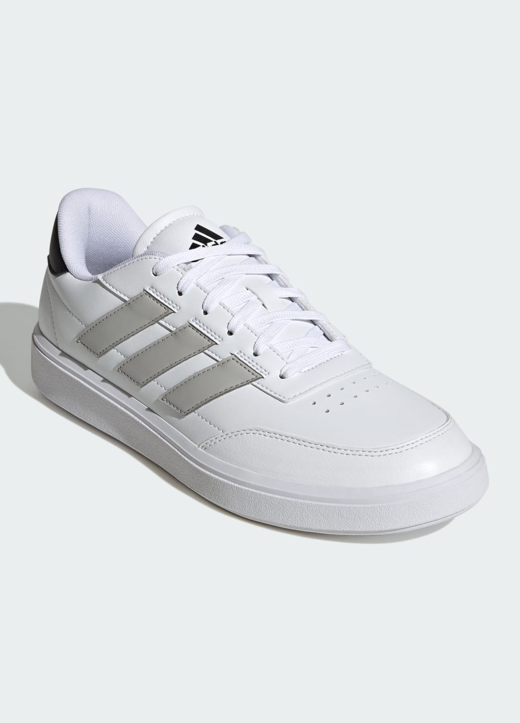 Білі всесезон кросівки courtblock adidas