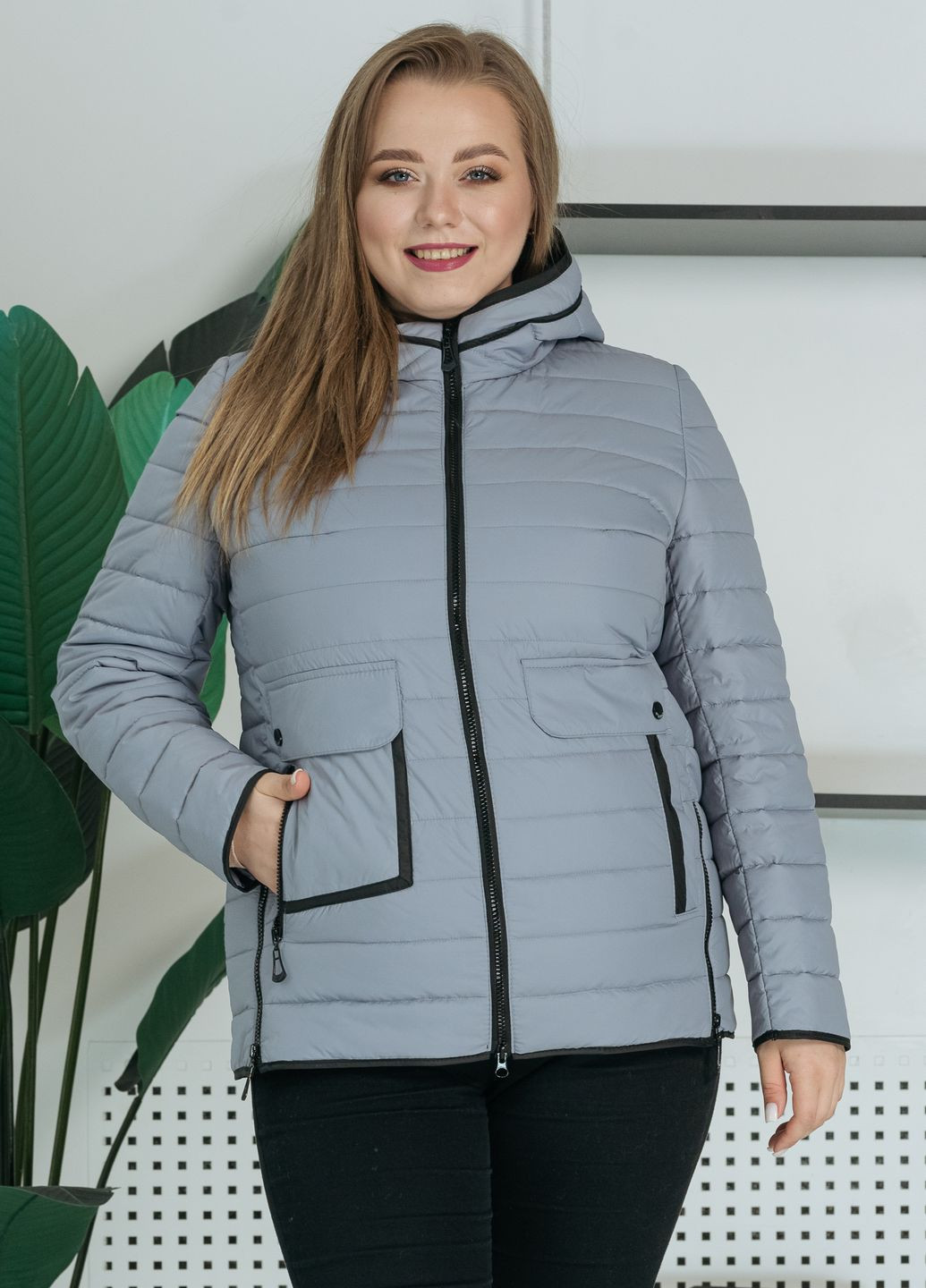 Сіра демісезонна весняна жіноча куртка великого розміру SK
